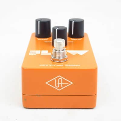Universal Audio UAFX Flow Vintage Tremolo (03/30) image 8