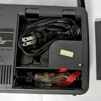 Radio Shack 12-726 Portable AM/FM Radio, AC/DC, Works and Sounds Great image 9