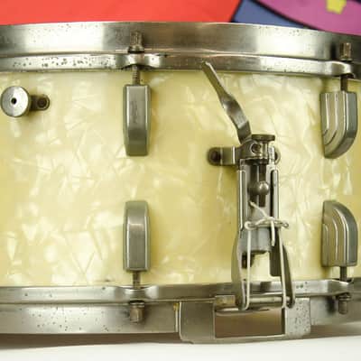 Vintage 1940's Leedy Snare Drum , Marine White Pearl, 6.5" x 14" image 4
