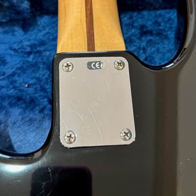 Fender Precision Bass (Made in Mexico ) 1994–1995 – Black – 8.5 lb image 9