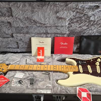 Fender American Professional II Stratocaster 2021 BRAND NEW Olympic White CASE QUEEN TIME CAPSULE UNPLAYED USA Strat Electric Guitar image 1