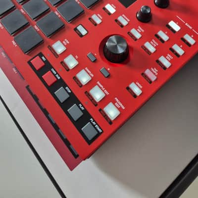 Akai MPC One + Standalone  - Boxed + Cables - Basically new image 7