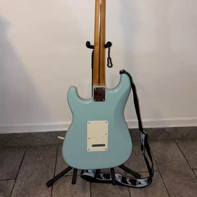 Fender Vintera '50s Stratocaster Modified with Maple Fretboard 2022 - Daphne Blue image 4