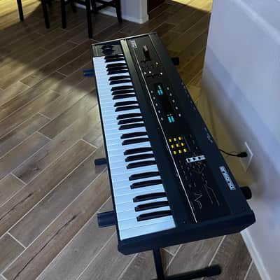 Ensoniq ESQ-1 Synthesizer with voice cartridge and original ESQ-1 Musicians Manual included image 4