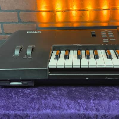 Yamaha QS300 Rare 1995 digital synth music production workstation image 8