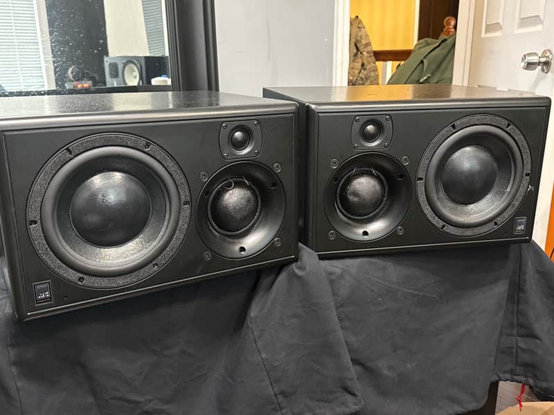 ATC SCM25A Pro Powered Monitor Speakers; Black Pair; SMC-25A image 1