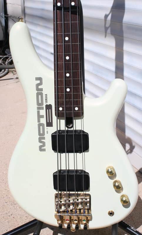Yamaha MB-II Motion B Pearl White 4-String Fretless Electric Bass