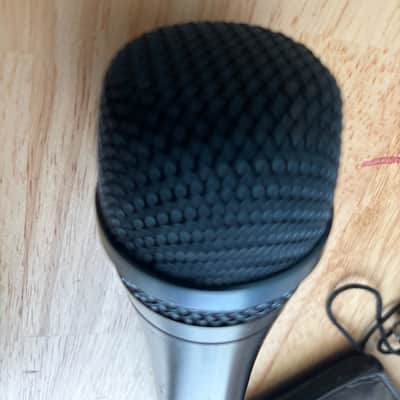 Sennheiser e935 Handheld Cardioid Dynamic Vocal Microphone 2003 - Present - Black image 2