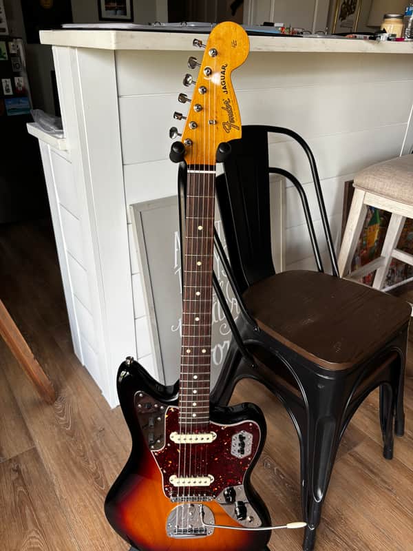 Fender Classic Player Jaguar Special with Rosewood Fretboard 2009 - 2017 - 3-Color Sunburst