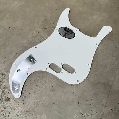 WD Custom Pickguard For Fender 1981-1985 Bullet Bass #55S Parchment Solid image 3