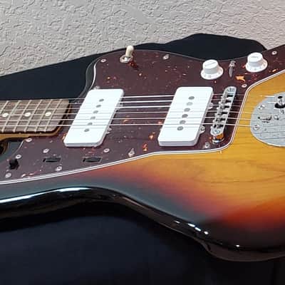 Fender Classic Player Jazzmaster Special with Rosewood Fretboard 2009 - 2017 - 3-Color Sunburst image 2