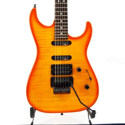 Charvel 375 Deluxe with Rosewood Fretboard 1989 - 1991 - Transparent Amber - Chainsaw Case image 2