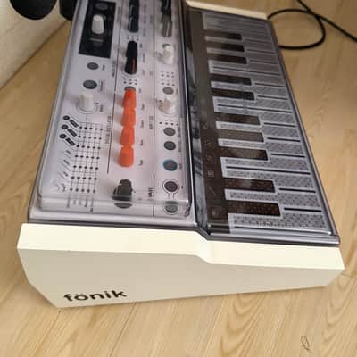 Arturia MicroFreak 25-Key Algorithmic Synthesizer 2019 - Present - Black image 3