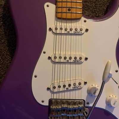 Fender Jimi Hendrix Stratocaster 2018 Ultraviolet with SD pickups and bone nut image 3