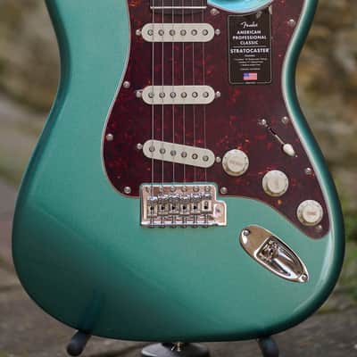 Fender American Professional Classic Stratocaster® - Faded Sherwood Green Metallic image 1