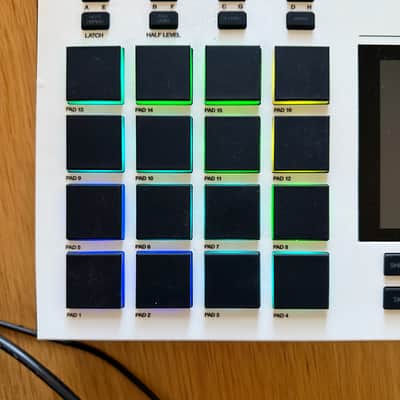 Akai MPC Live [white skin] image 5