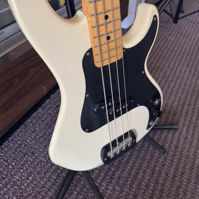G&L SB-1 - Vintage White image 2
