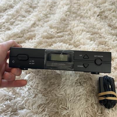 Audio-Technica ATW-R2100 Receiver & ATW-T210 Transmitter w/ Headset Microphone Complete Set image 5