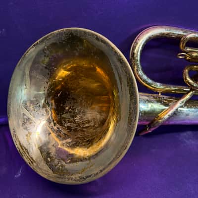 King 625 front bell baritone - Lacquer image 6
