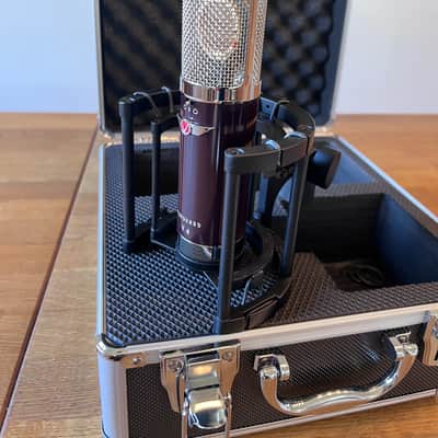 Vanguard Audio Labs V4 gen1 Large Diaphragm Multipattern Condenser Microphone - Maroon image 5