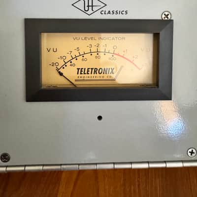 Universal Audio LA-2A Leveling Amplifier / Optical Compressor 2000 - Present - Gray image 6
