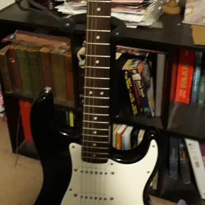 Fender Squier Affinity 'Strat' 2012 Stratocaster with gig bag image 4