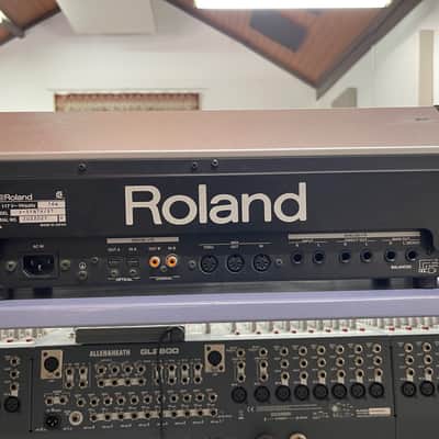 Roland V-synth XT 2011 - Black with steel side edges image 2