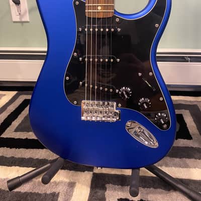 Fender Standard Stratocaster Satin Ocean Blue Candy with Hardshell Case image 2