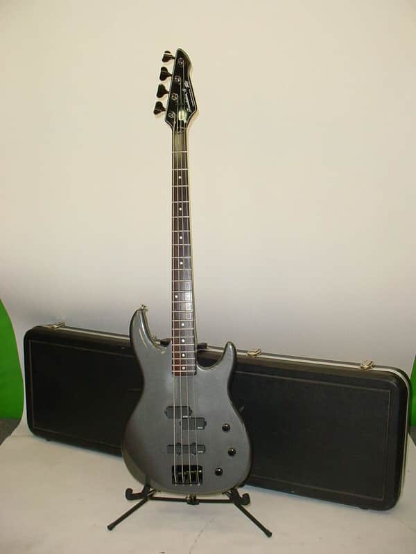 Peavey Foundation S USA 4-String Bass Guitar with EMG Pickups Includes Case image 1