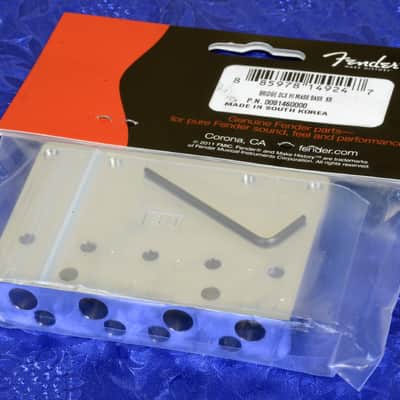Genuine Fender ® Deluxe High Mass Bass Bridge 0081460049 with Mounting Screws image 2