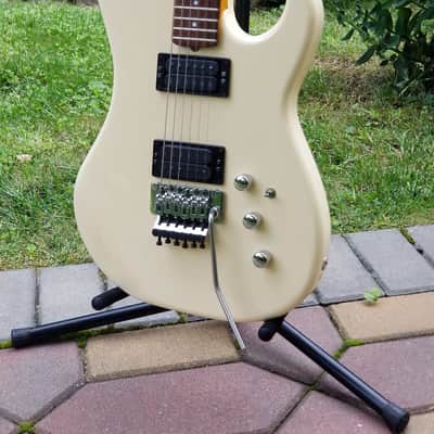 Kramer Pacer 1985 Cream image 2