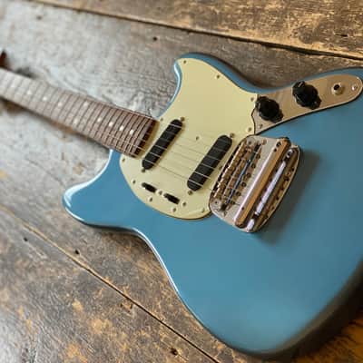Fender Mustang '69 Reissue CIJ R-Serial 2004 Rare Non-Catalogue Solid Lake Placid Blue w/ Matching Headstock image 3