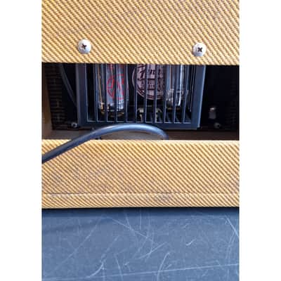 Fender 57 Champ - Guitar Amplifiers - Very Good w/ Soft Case image 4