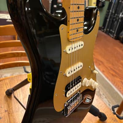 2021 Fender American Ultra Stratocaster HSS with Maple Fretboard Texas Tea image 5