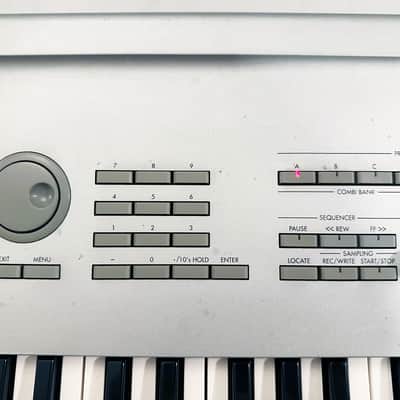 KORG Triton Classic 61 Synthesizer Workstation Made in JAPAN. Good Condition. Works Great !... image 8