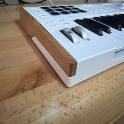 Arturia KeyLab 49 MkIII MIDI Controller 2024 - Present - White image 6