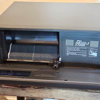 Technics SL-MC4 Compact Disc Changer (circa 2001) image 3