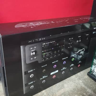 Line 6 Helix Guitar Multi-effects Floor Processor with Carrying Bag - Black image 2