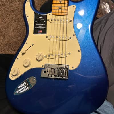 Fender American Ultra Stratocaster Left-Handed with Maple Fretboard 2021 - Present Cobra Blue image 2