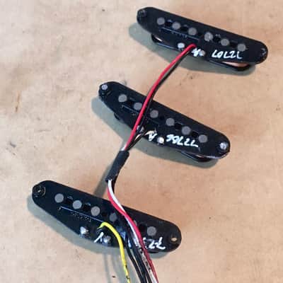 Vintage 2000s Fender Highway One HOT Strat Guitar Pickups 11.61 B 12.2 M 11.65 N Rare! image 5