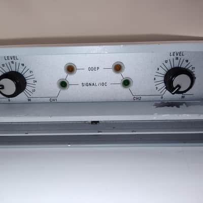 Crown Micro-Tech 600 Power Amp MT600 2000's - image 2