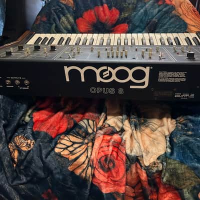 Moog Opus 3 1980 - Functioning but Needs Repair!
