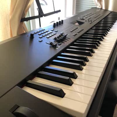 Yamaha S90 XS 88-key Master Keyboard 2009 - Present - Black image 2