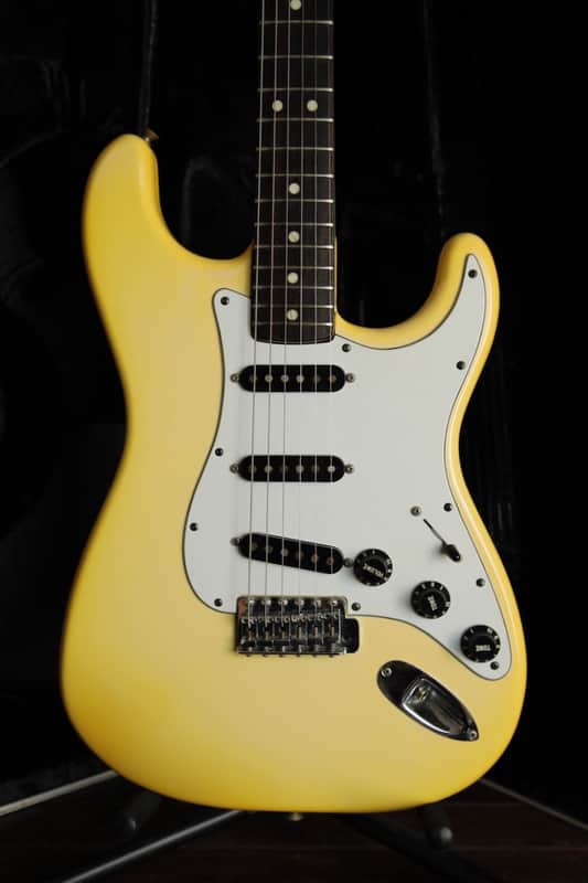 Fender International Series Stratocaster Arctic White 1981 Vintage Guitar Pre-Owned image 1