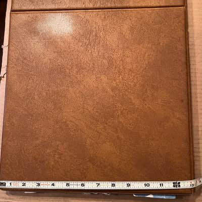 Gibson Damaged Dealer catalog colored cover version 1975 image 2
