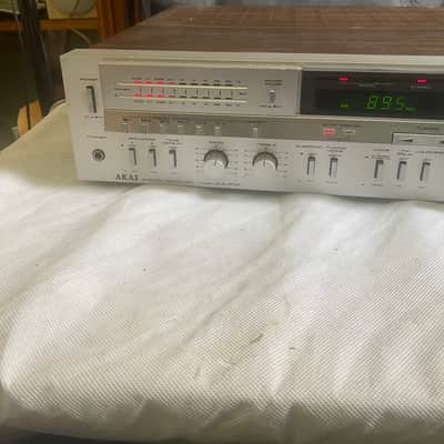 Akai AA-R41 1981 - Silver image 1