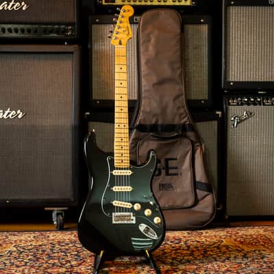Fender FSR Special Edition Player Stratocaster with Maple Fretboard 2019 - 2024 - Black image 2