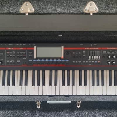 Immagine Roland Juno G 61-Key 128-Voice Expandable Synthesizer inc. Hard Case - 11
