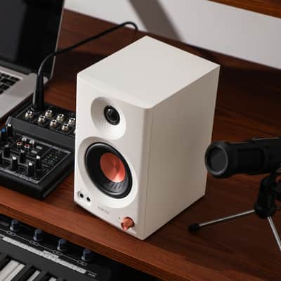 Edifier MR3 Powered Studio Monitor Speakers, Hi-Res Audio Certified Bluetooth V5.4 Active Bookshelf Speakers, 2.0 Computer Speaker with Headphone Output RCA AUX Balanced TRS Input - White (Pair) image 6