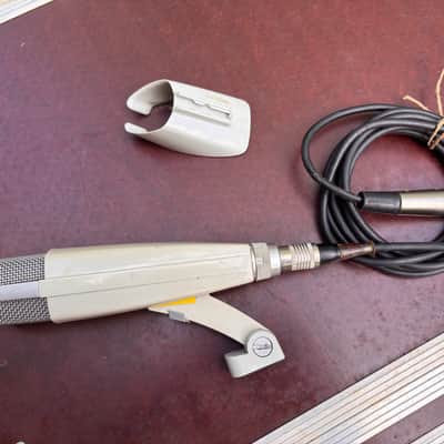 Immagine Sennheiser MD 421-N Cardioid Dynamic Microphone 1960s - 1980s - White - 3